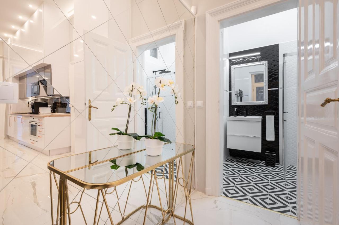 Premium Art Deco Apartment At Broadway // 4Bdr & 3Br Budapeşte Dış mekan fotoğraf