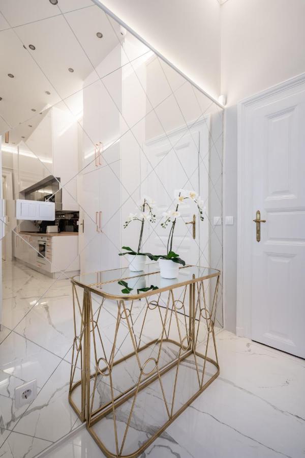 Premium Art Deco Apartment At Broadway // 4Bdr & 3Br Budapeşte Dış mekan fotoğraf