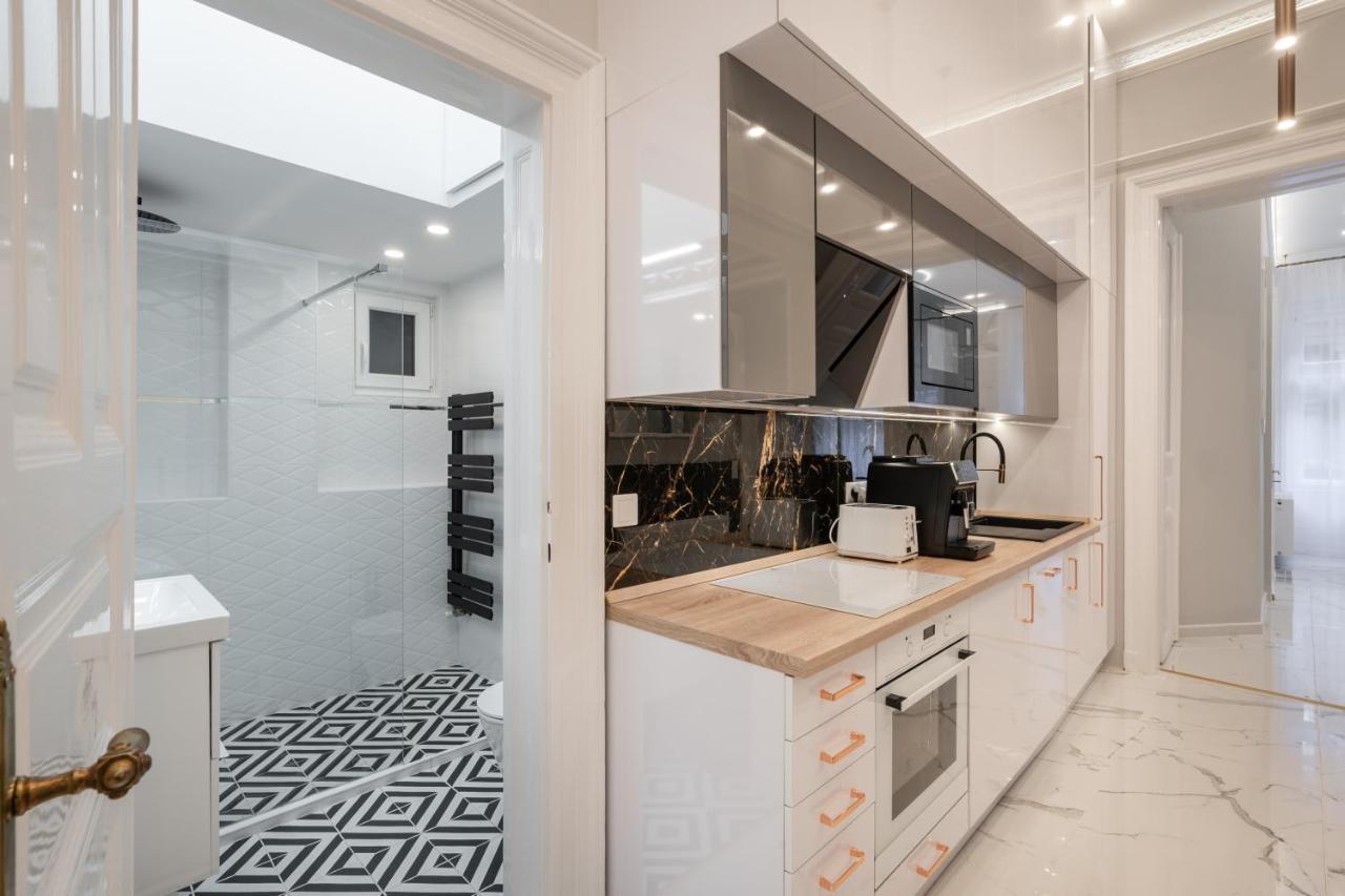 Premium Art Deco Apartment At Broadway // 4Bdr & 3Br Budapeşte Dış mekan fotoğraf